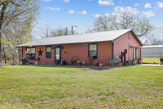 302 Dan Dr, Somerville, TX 77879