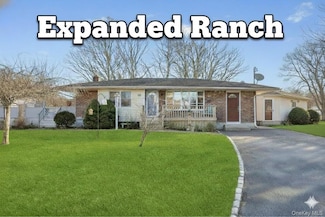 10 Westwind Dr, Bohemia, NY 11716