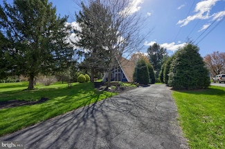1770 Windy Hill Rd, Lancaster, PA 17602