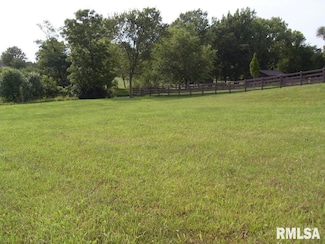 1830 Kern Rd, Washington, IL 61571