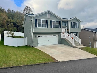 249 Woodbury Dr, Fairmont, WV 26554