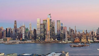 380 Mountain Rd Unit 1806, Union City, NJ 07087