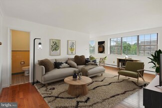 383 Lakeside Rd Unit 308, Ardmore, PA 19003