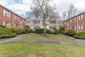 121 Lake Shore Rd Unit 2, Brighton, MA 02135