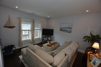 125 Pleasant St Unit 3, Winthrop, MA 02152