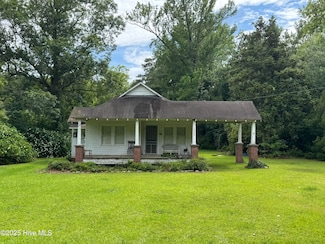 1774 Sam Potts Hwy, Hallsboro, NC 28442