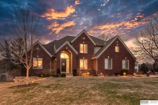 641 N 164th Cir, Omaha, NE 68118