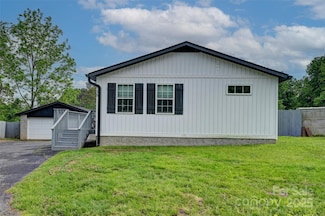 36 Eastover Dr, Asheville, NC 28806