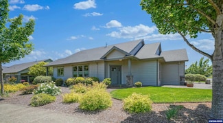 704 SE Lynchet Ln, Dallas, OR 97338