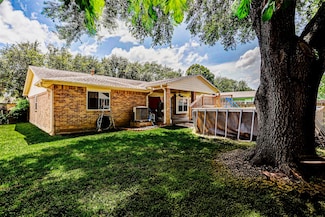 11423 Meadoway Dr, Houston, TX 77089