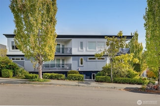 410 2nd St Unit A, Kirkland, WA 98033