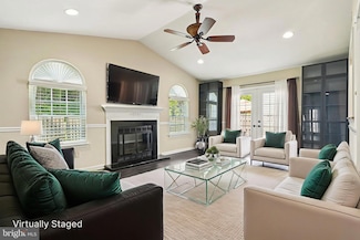 5 Locust Ln, Newtown, PA 18940