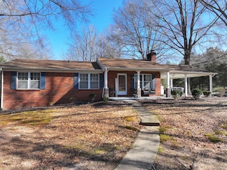 1690 Ridgecrest Dr, Danville, VA 24540