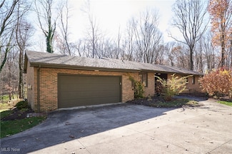 1280 Oak Knoll Dr, Akron, OH 44333