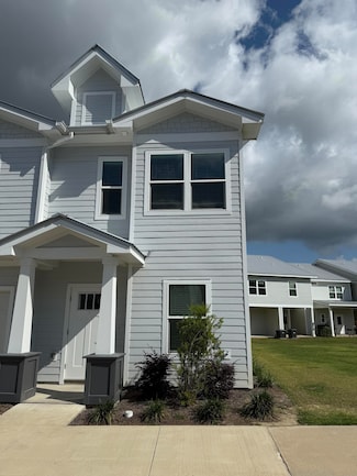 202 Date Palm Ln, Freeport, FL 32439