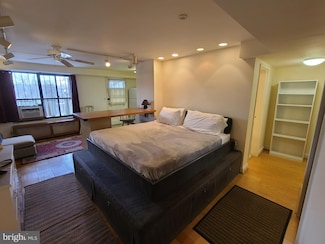 1587 N Colonial Terrace Unit 103X, Arlington, VA 22209