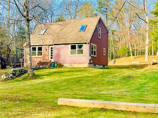 44 Hoxsie Rd, West Kingston, RI 02892