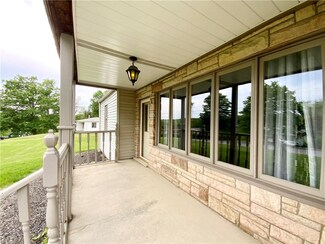 129 Pleasantview Dr, Monaca, PA 15061
