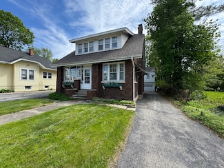 626 E State St, Geneva, IL 60134