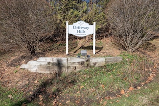 8 Driftway Rd Unit C1, Danbury, CT 06811