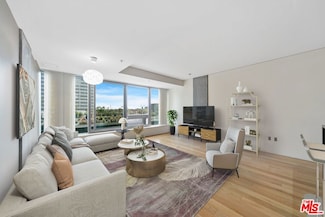 1155 S Grand Ave Unit 809, Los Angeles, CA 90015