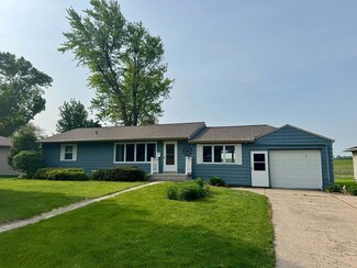 1001 W Birch Ave, Olivia, MN 56277