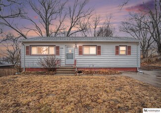 2108 Power Dr, Bellevue, NE 68005