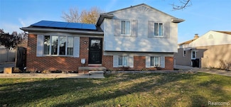 22308 Larch St, Woodhaven, MI 48183