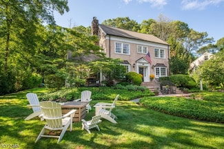 59 Hanover Rd, Mountain Lakes, NJ 07046