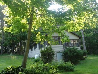 399 Hillside Rd, Pownal, VT 05261