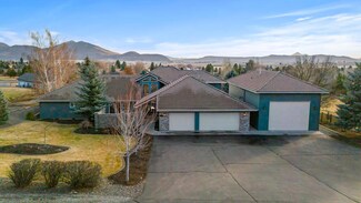 9332 Greenbriar Dr, Klamath Falls, OR 97603