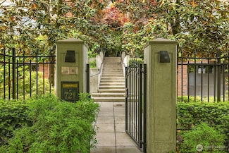 721 Harvard Ave E Unit 4, Seattle, WA 98102