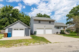 314 Brees St, Waterloo, IA 50703