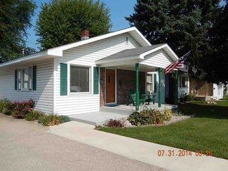 624 N East St, Tipton, IN 46072