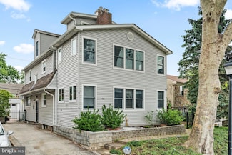 13 Henley Rd, Wynnewood, PA 19096