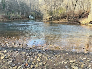 Braznell Concrete Rd, Grindstone, PA 15442