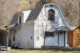 303 S Main St, Hancock, NY 13774