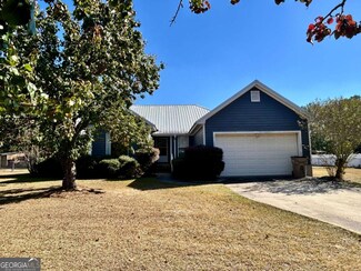 39 Paradise Lake Rd, Tifton, GA 31794