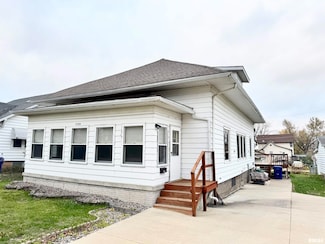 2509 Pershing Blvd, Clinton, IA 52732