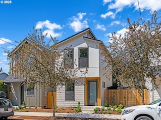 3221 SE 28th Ave Unit 2, Portland, OR 97202