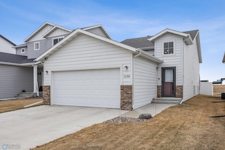 1166 Albert Ct W, West Fargo, ND 58078