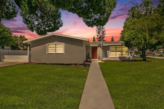 4602 W Hawthorne Rd, Tampa, FL 33611