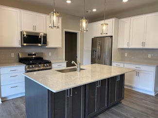 13641 Hollybrook Dr, Apple Valley, MN 55124