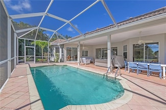 300 Wentworth Ct, Naples, FL 34104