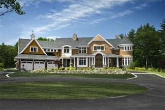 4 Betsy Ln, Dover, MA 02030