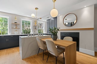 83 Phillips St Unit 83, Boston, MA 02114