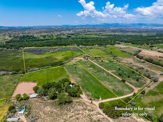 5 Sparkling Moolah Rd, Peña Blanca, NM 87041