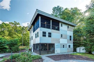 67 Lancelot Ct, Bakersville, NC 28705