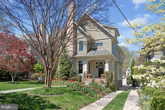 4421 Lowell St NW, Washington, DC 20016