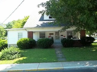 620 W Water St, Paoli, IN 47454